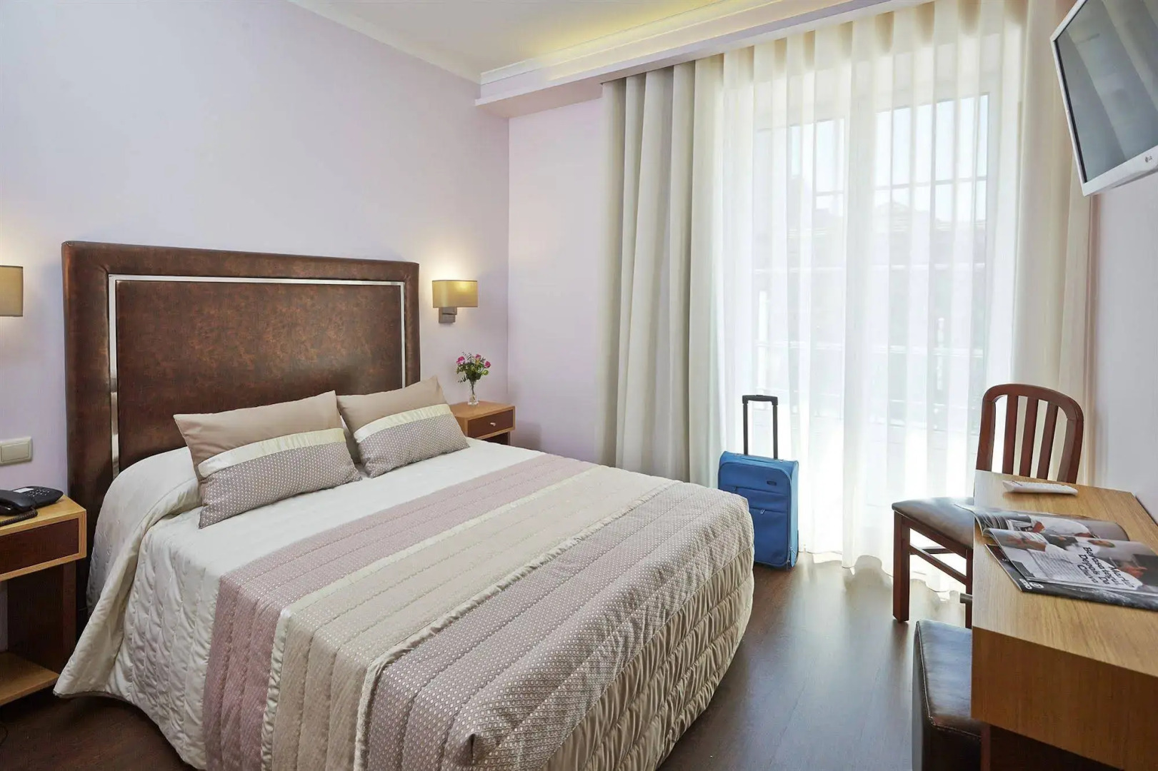 Welcome In - Suites & Hostel