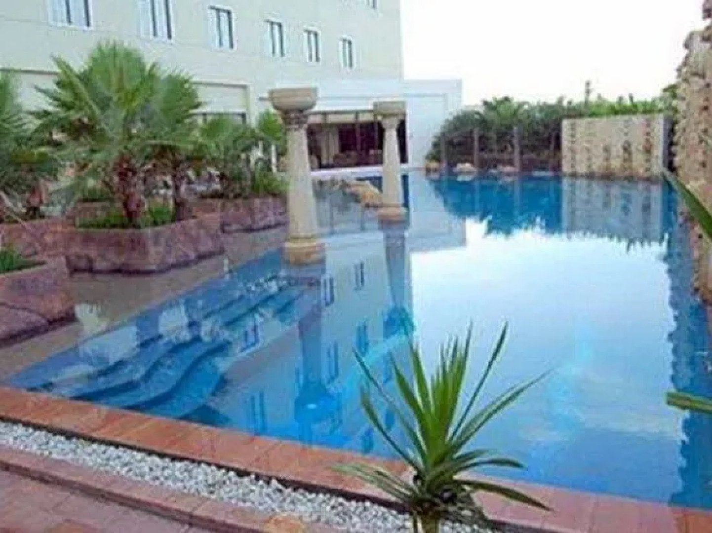 Hermes Palace by Bencoolen