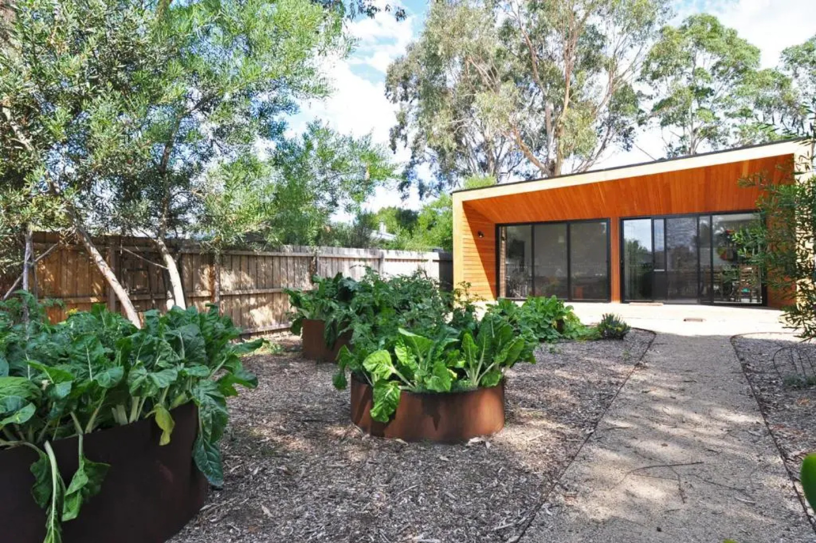 Armstrong'S - Close To Beach