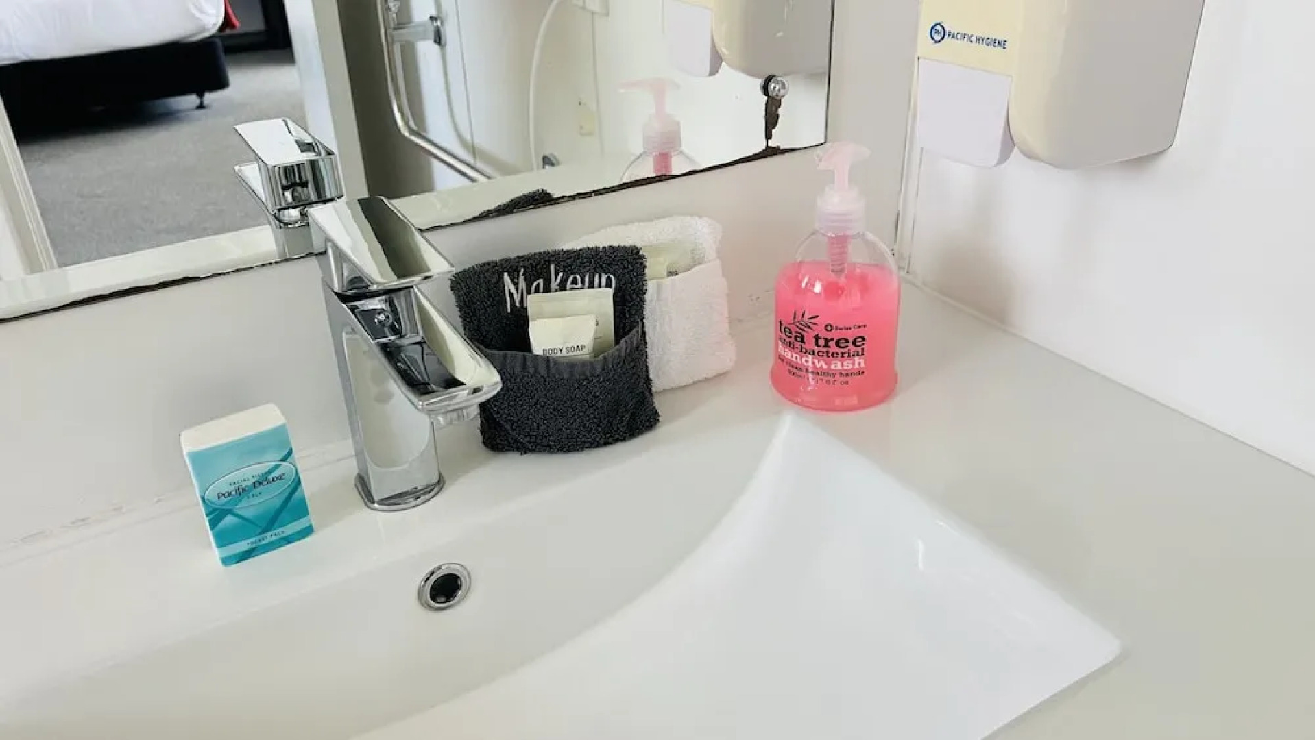 18th Avenue Thermal Motel