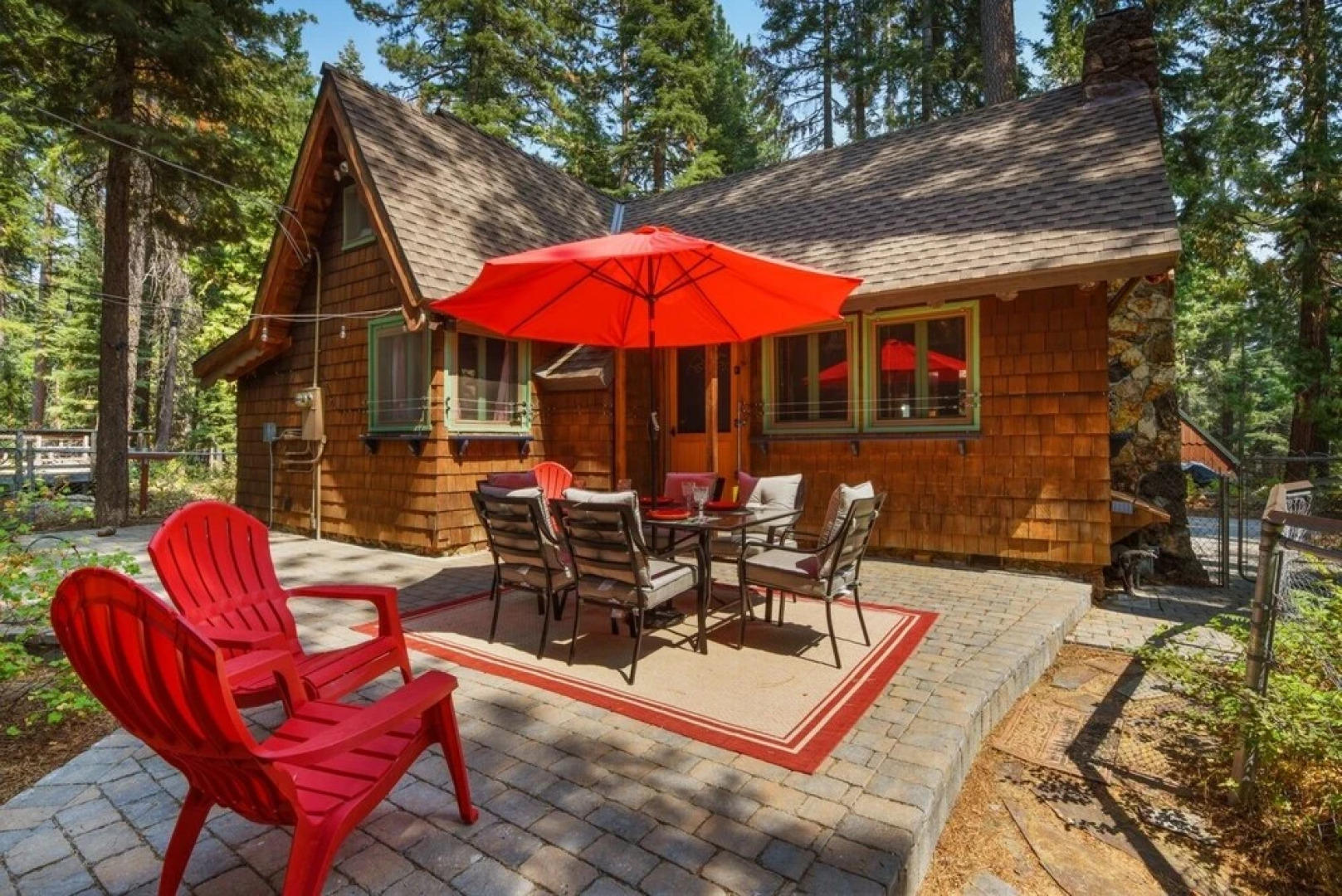 Dancing Cubs Camp - Hot Tub 2 Bedroom Cabin by Redawning