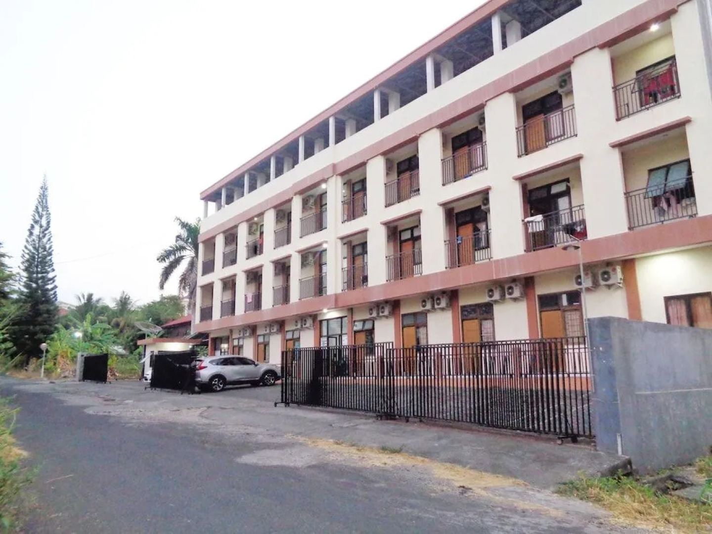 Oyo 2130 Magnolia Residence