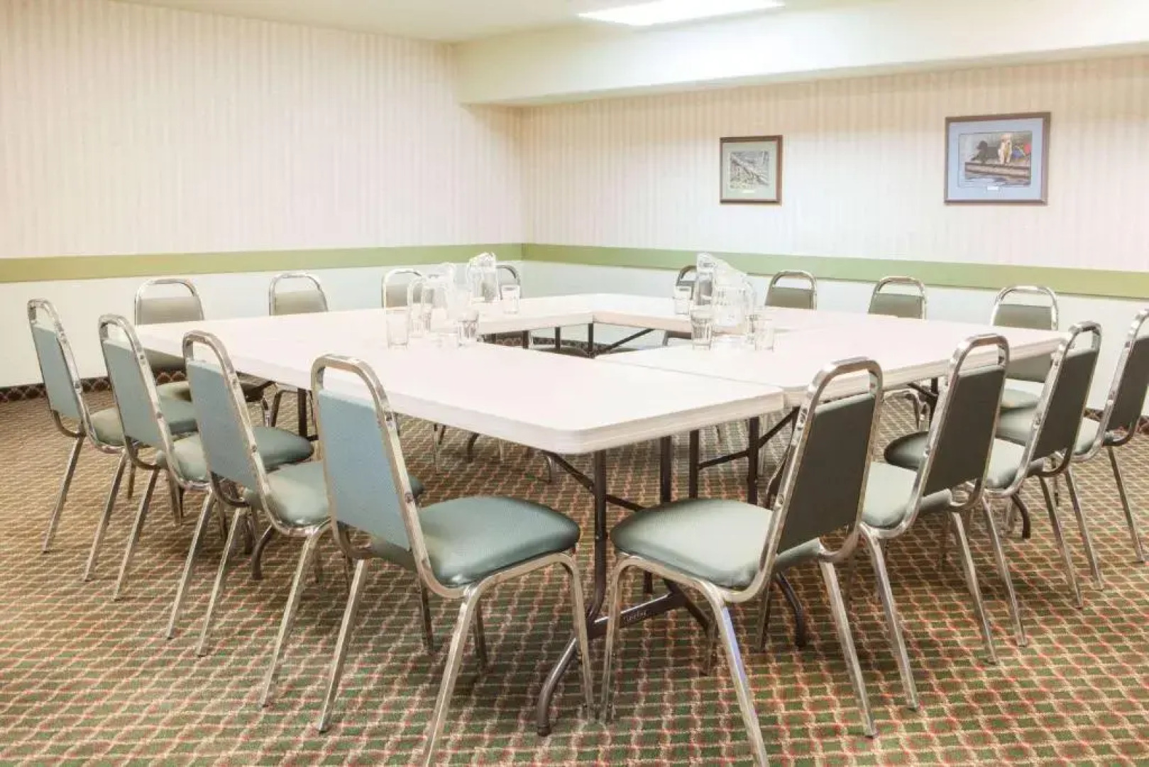 Super 8 Swan River MB