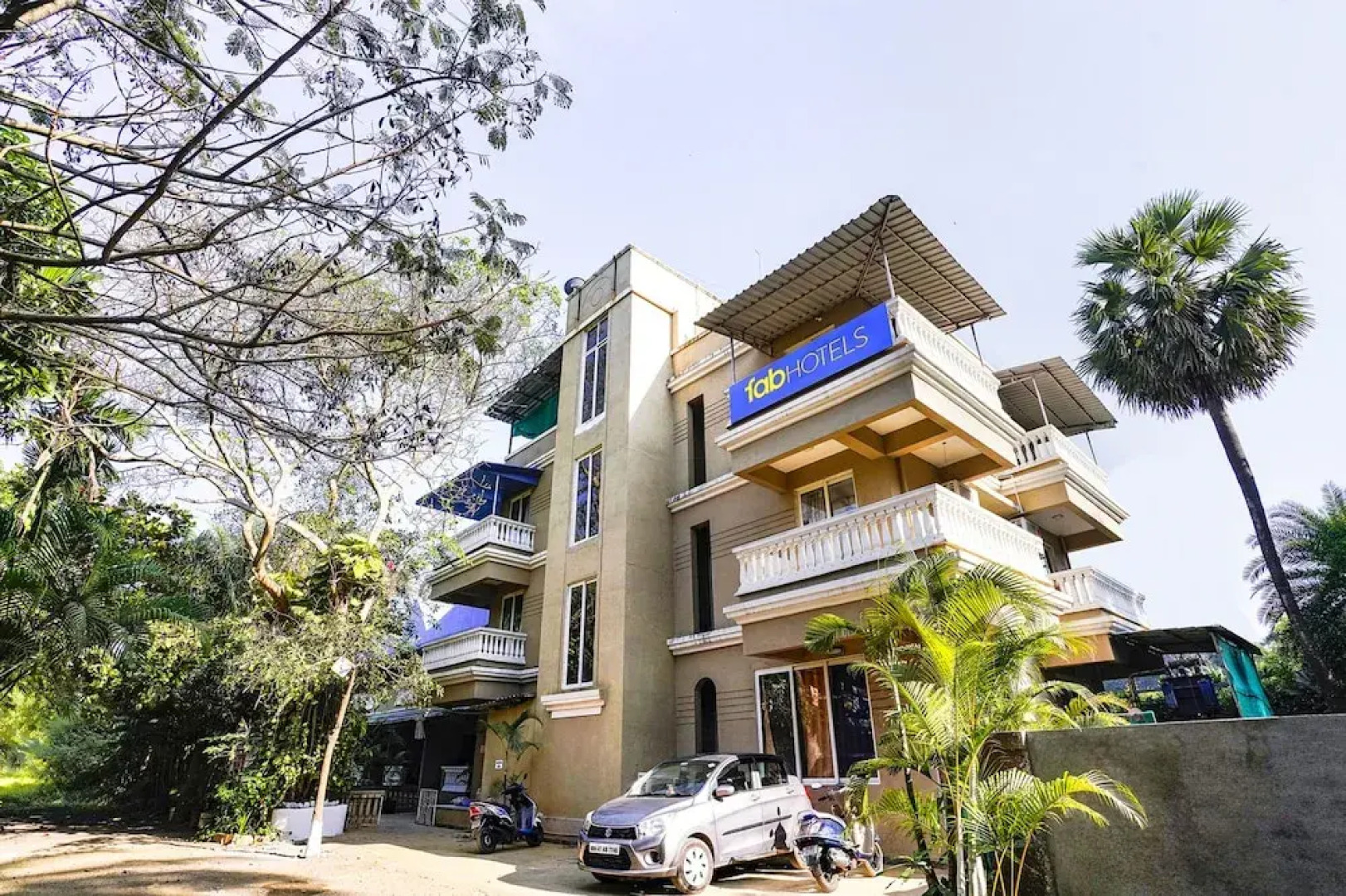 Fabhotel Blue Roof Sea Side