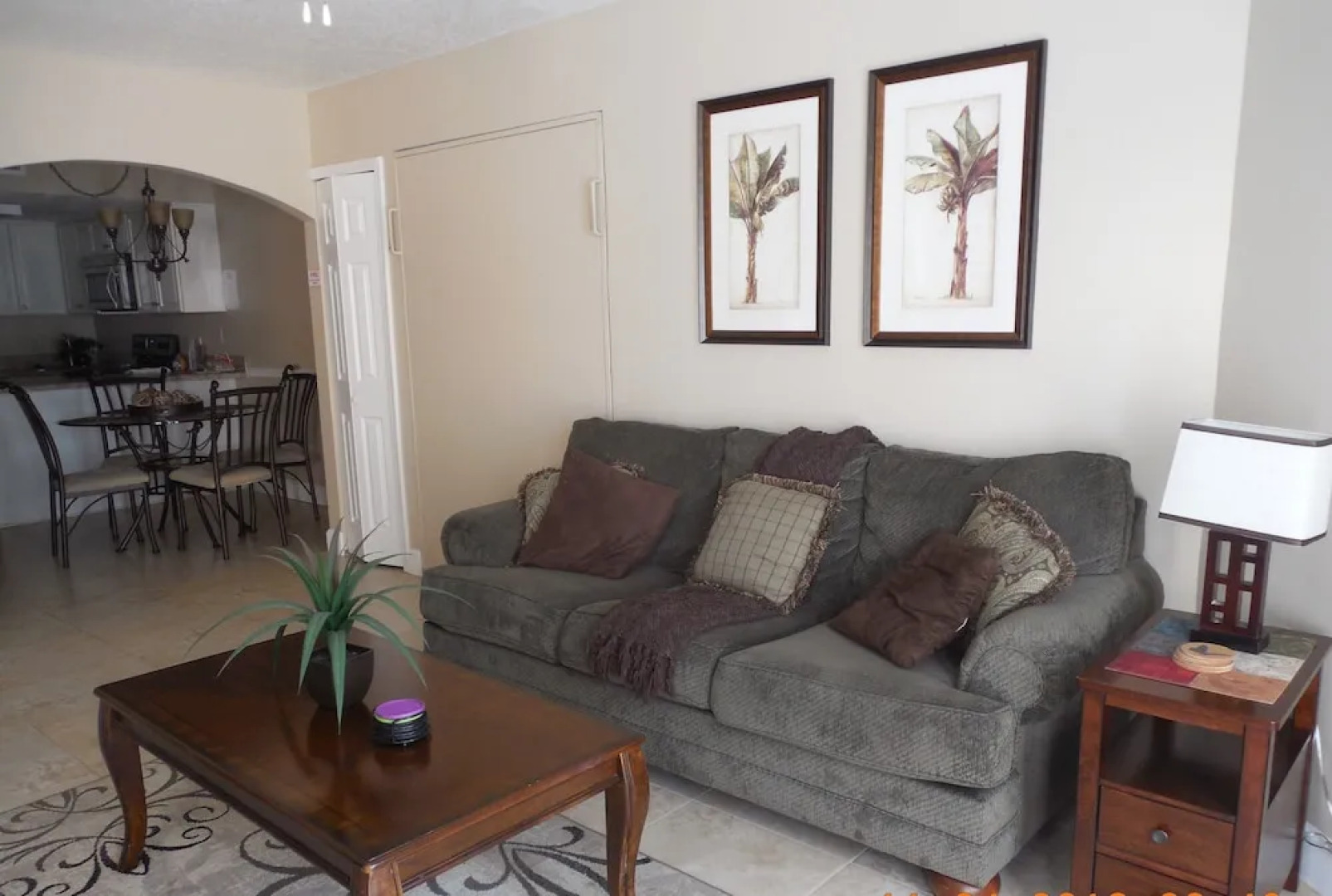 Royal Mansions Resort