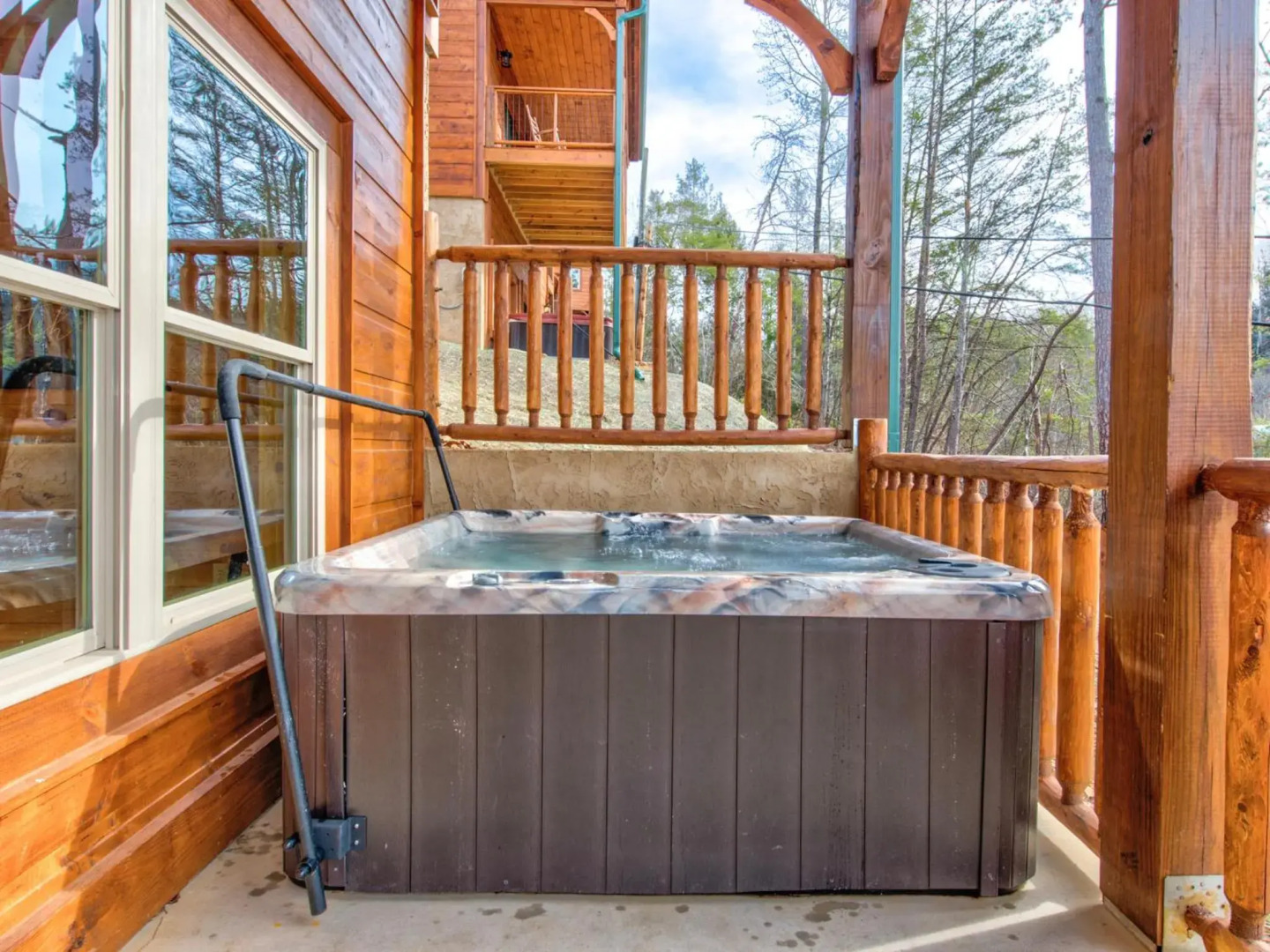Gatlinburg Escape, 5 Bedrooms, Hot Tub, Arcade, Game Room, Sleeps 16