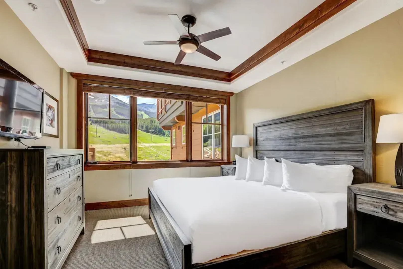 One Ski Hill Place S8421