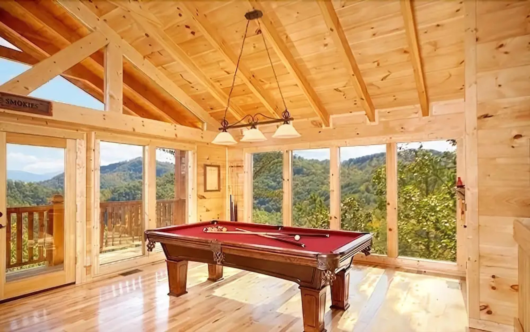 Mountain Memories - 3 Br cabin by RedAwning