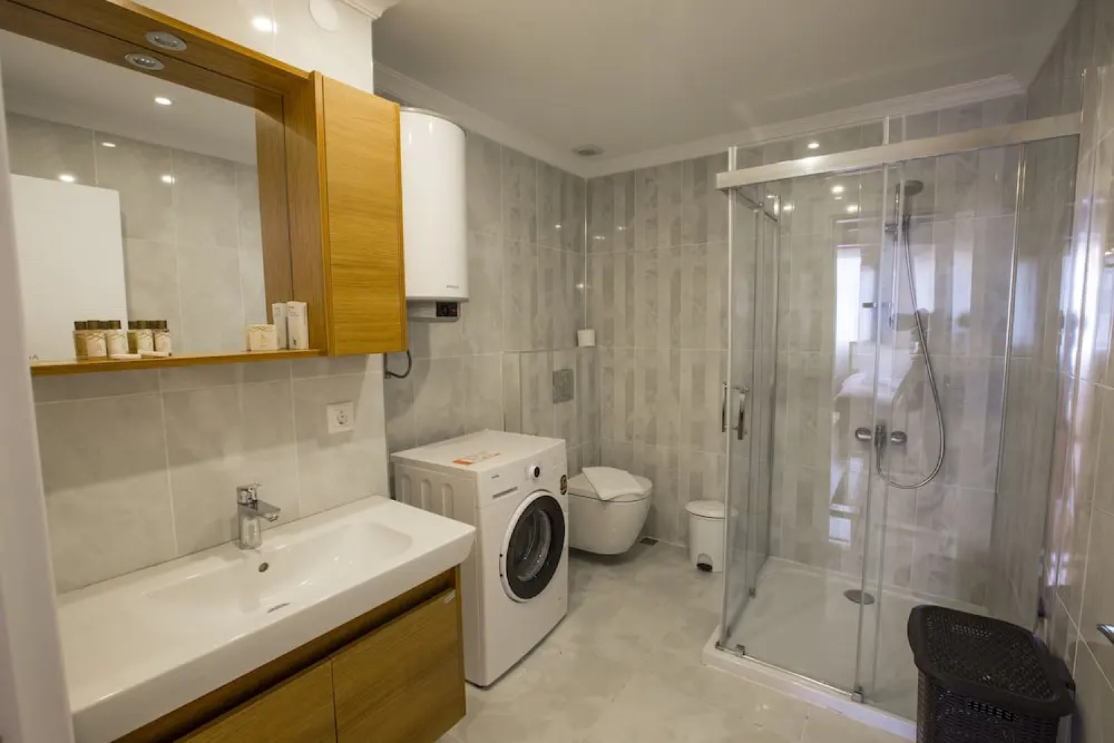 Royal Comfort Suites