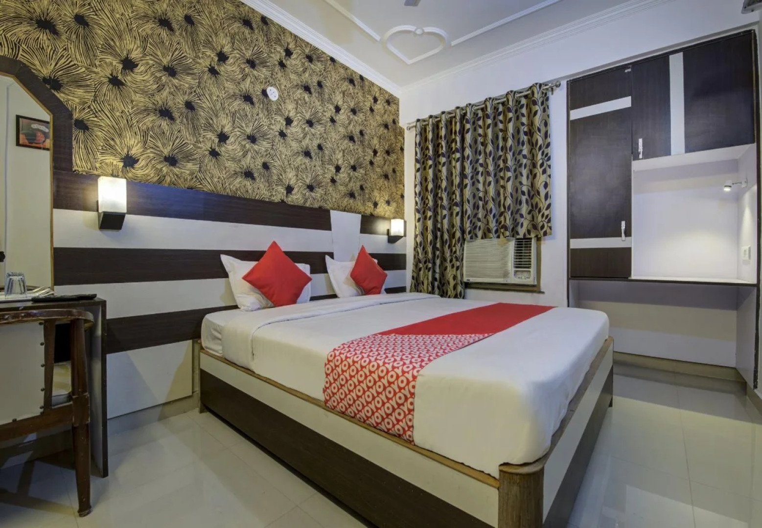 Hotel Mani International