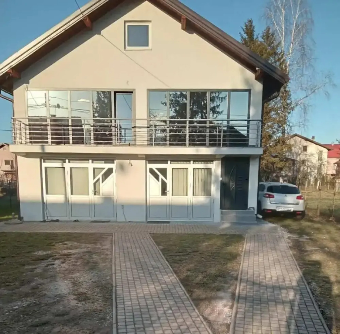 Two Stories House Nelix