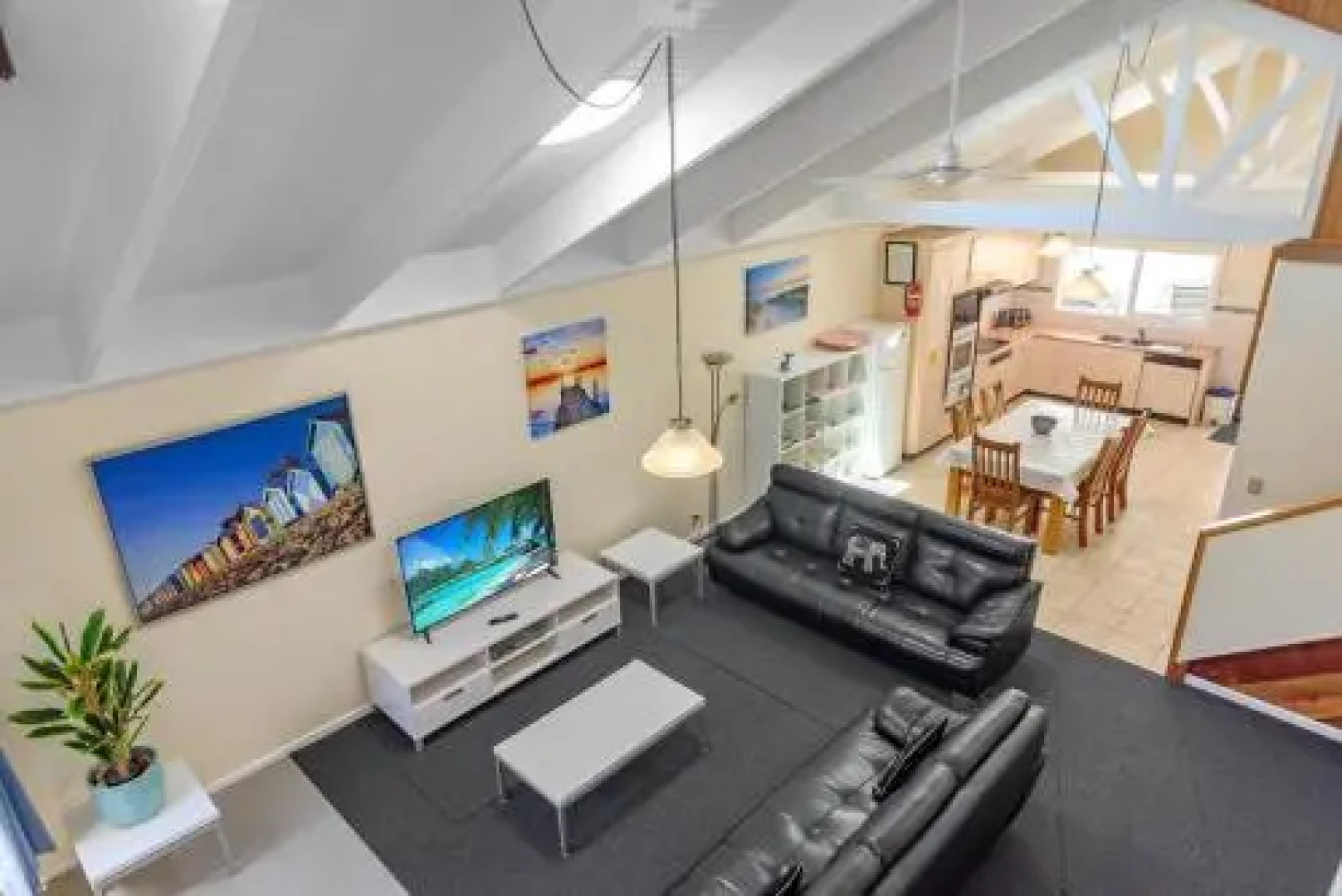 Black Dolphin Waterfront Townhouse - Bay Views