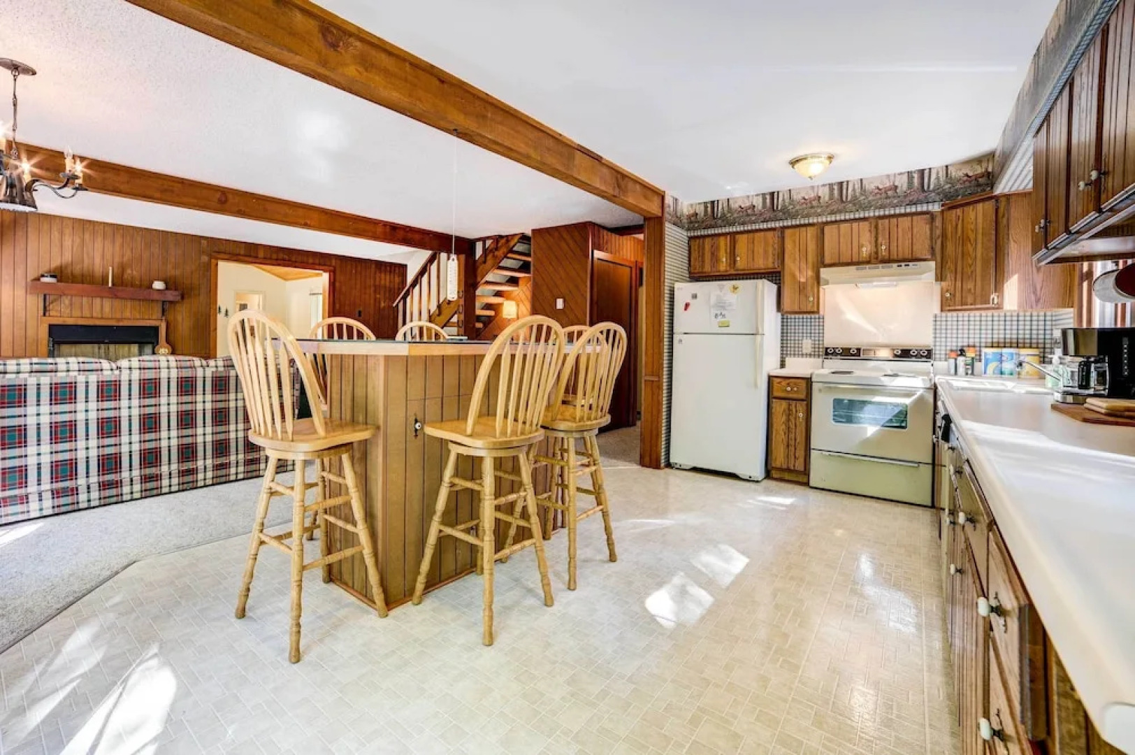 Pet-friendly Gem: Hike, Fish & Golf in Gaylord