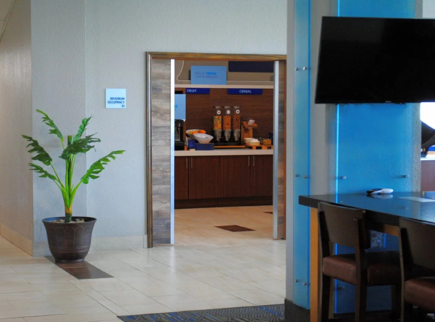 Holiday Inn Express & Suites Columbia City by IHG