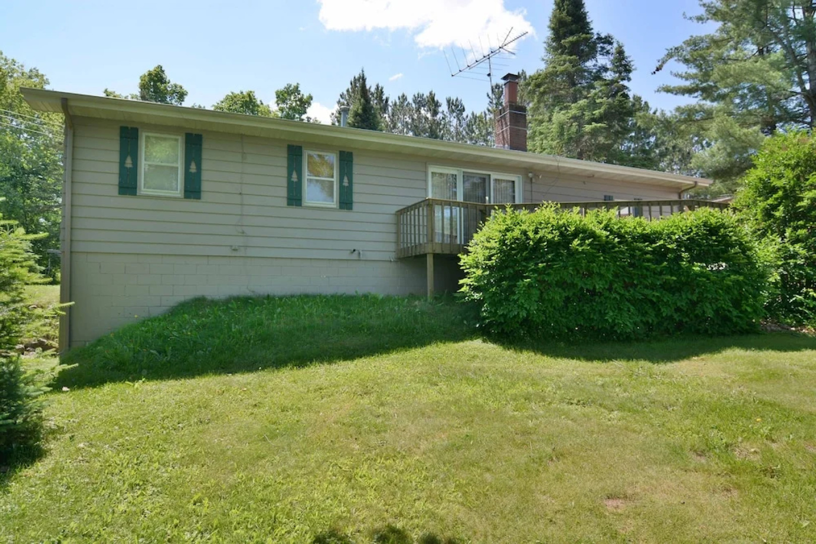 Tranquility Court 3 Bedrooms 1 Bathroom Condo