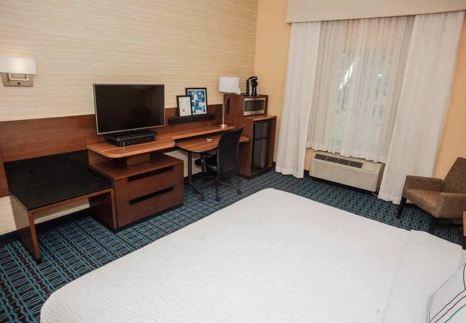 Comfort Inn & Suites South Akron