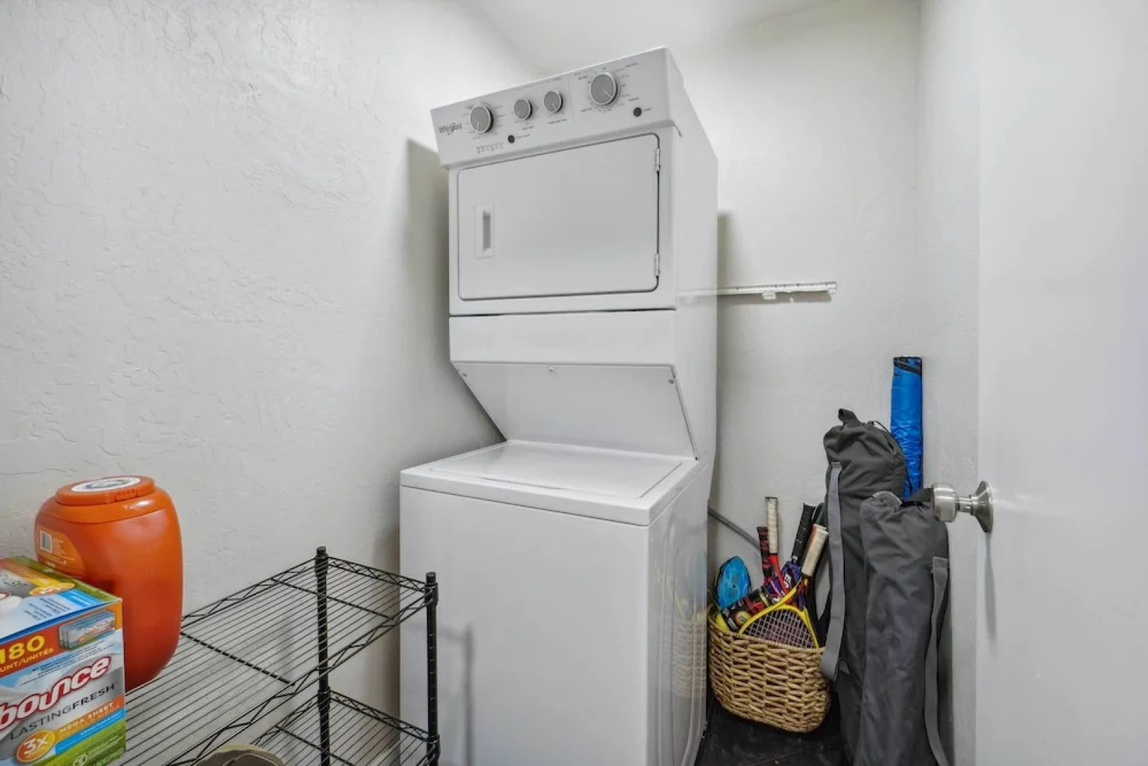 10 Mi to Palisades Tahoe! Condo w/ Game Room