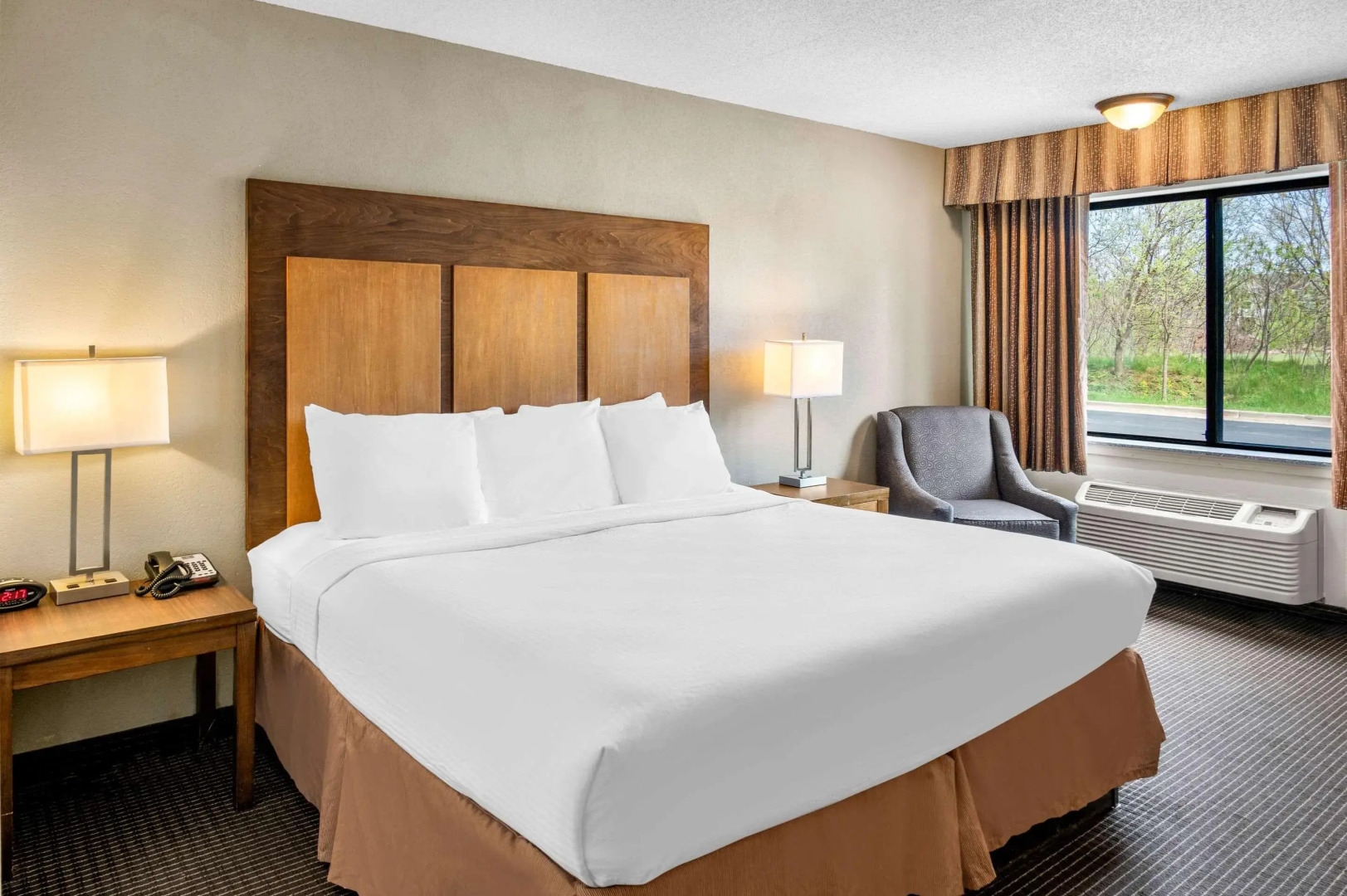 White Pines Inn & Suites