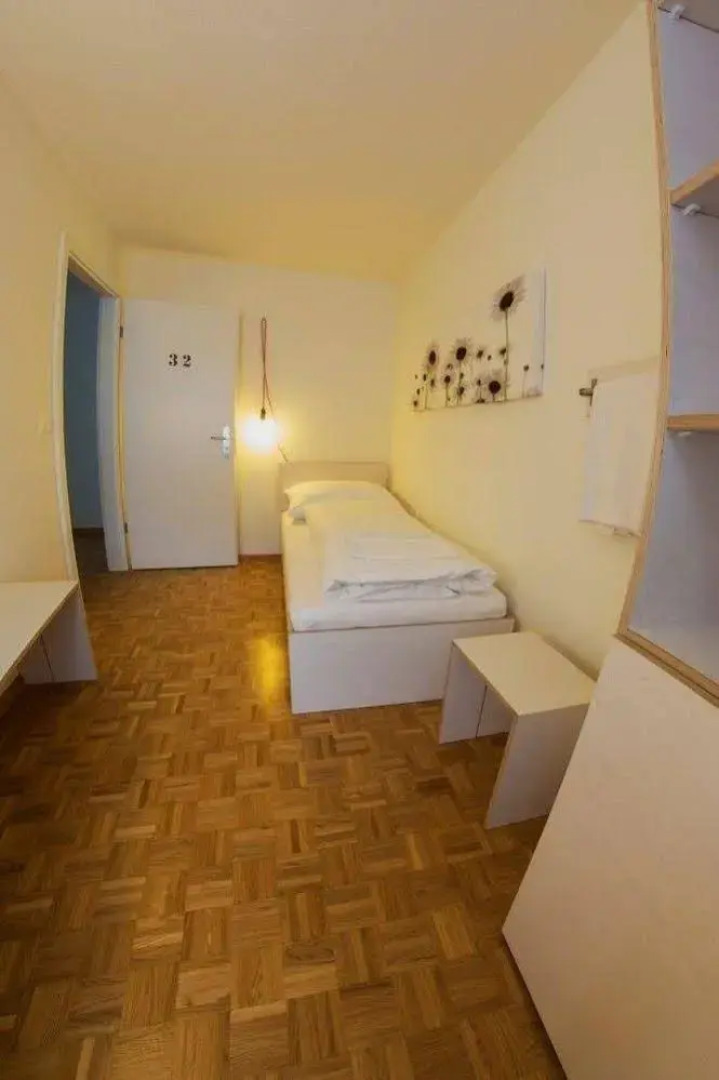 Easy - Living Budget Rooms