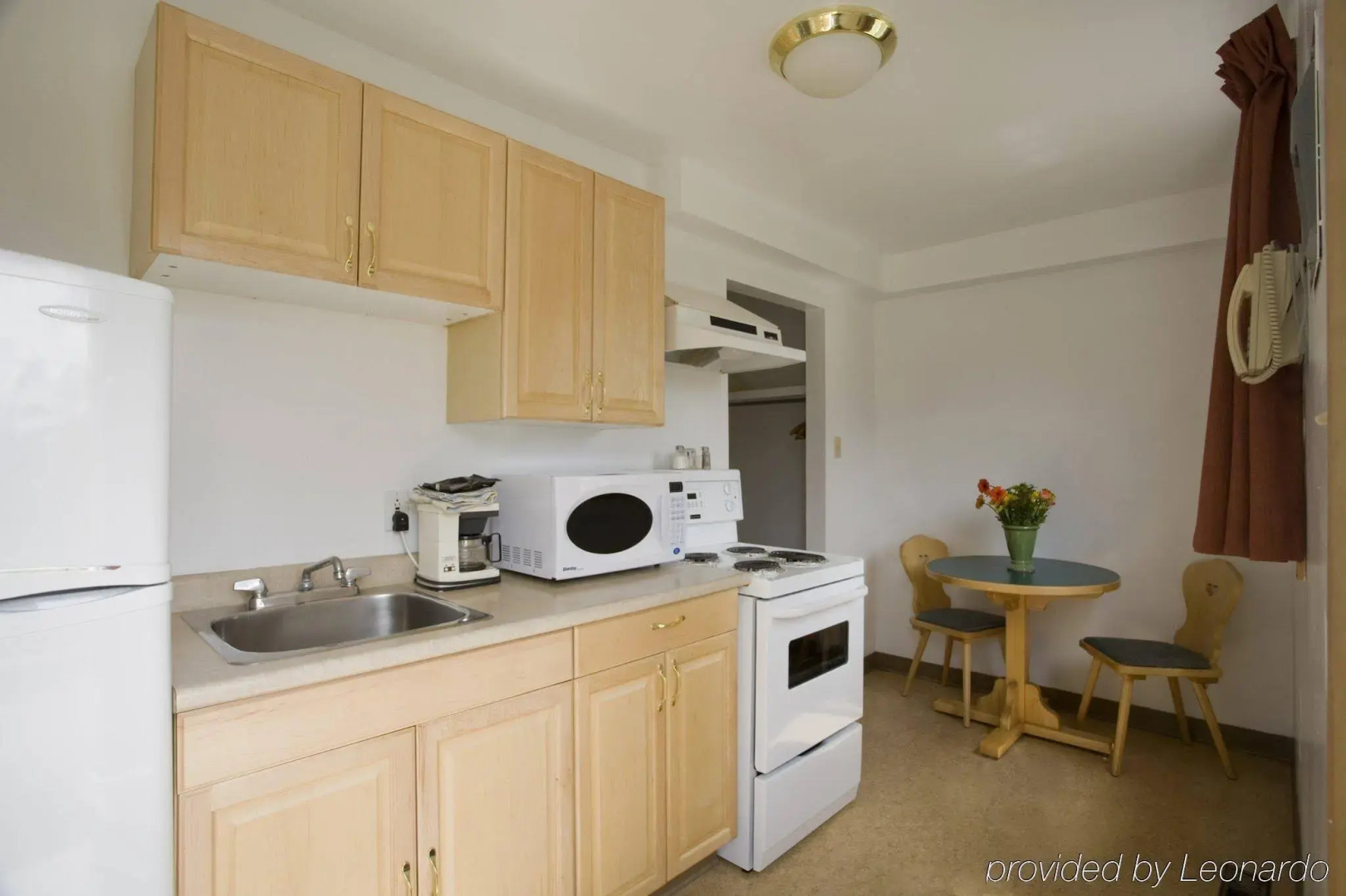 Rocky Mountain Ski Lodge