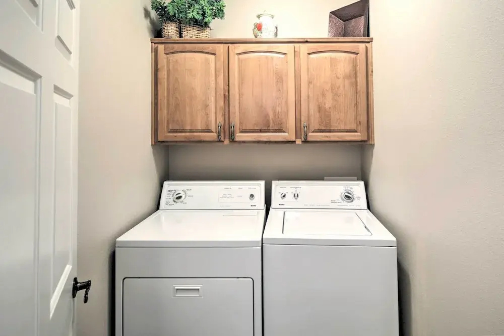 Pool & Yard: Pet-friendly Lake Havasu Home