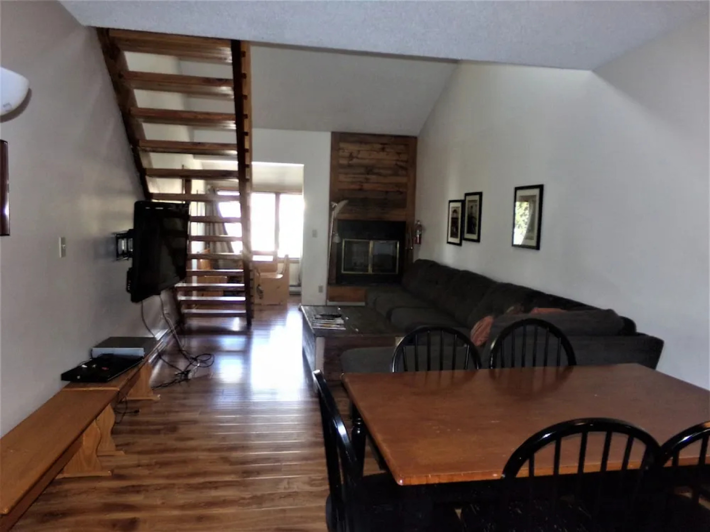 Fox Pine Lodge 3 Bed 3 Bath