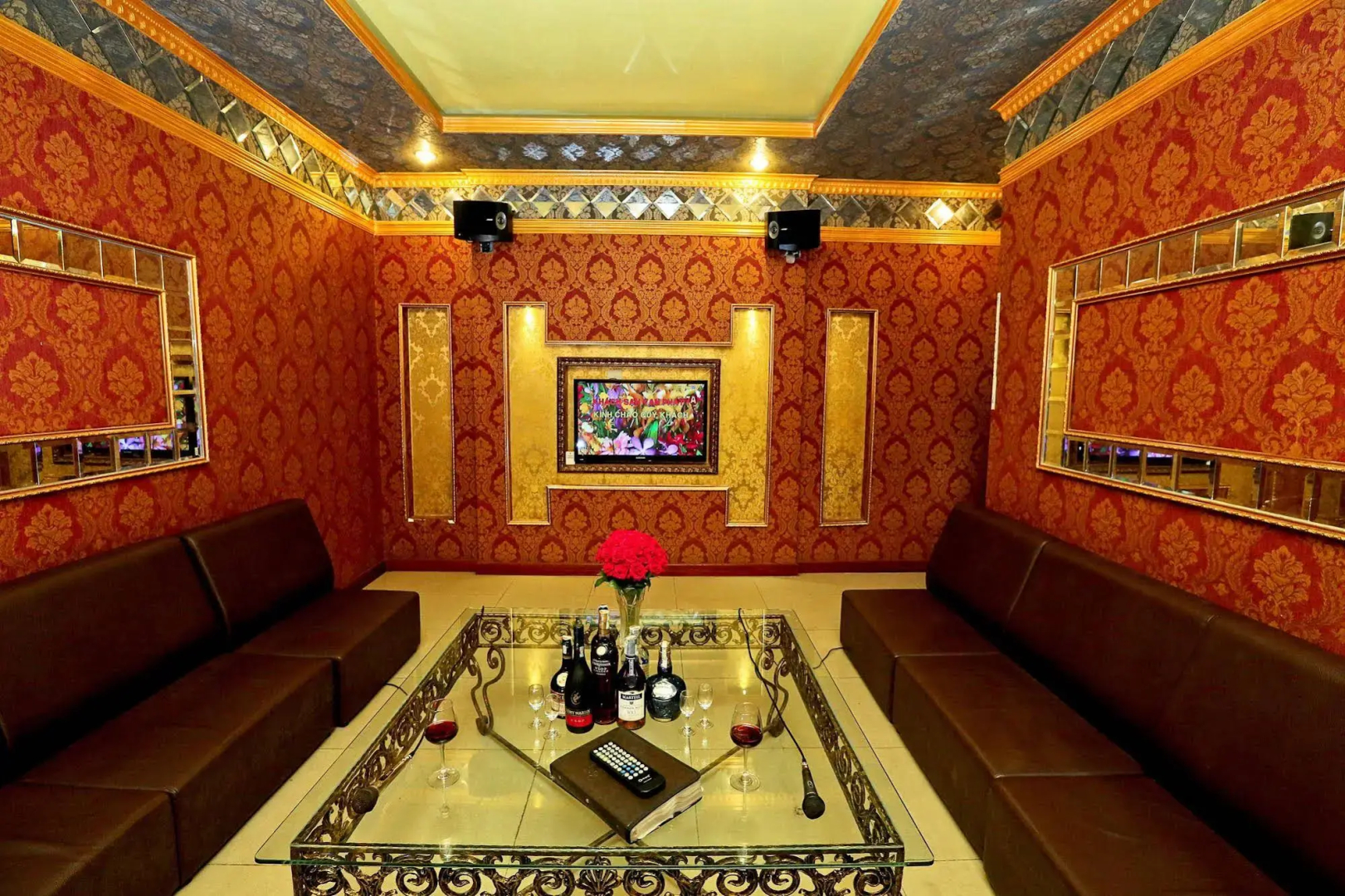 Van Phat Riverside Hotel