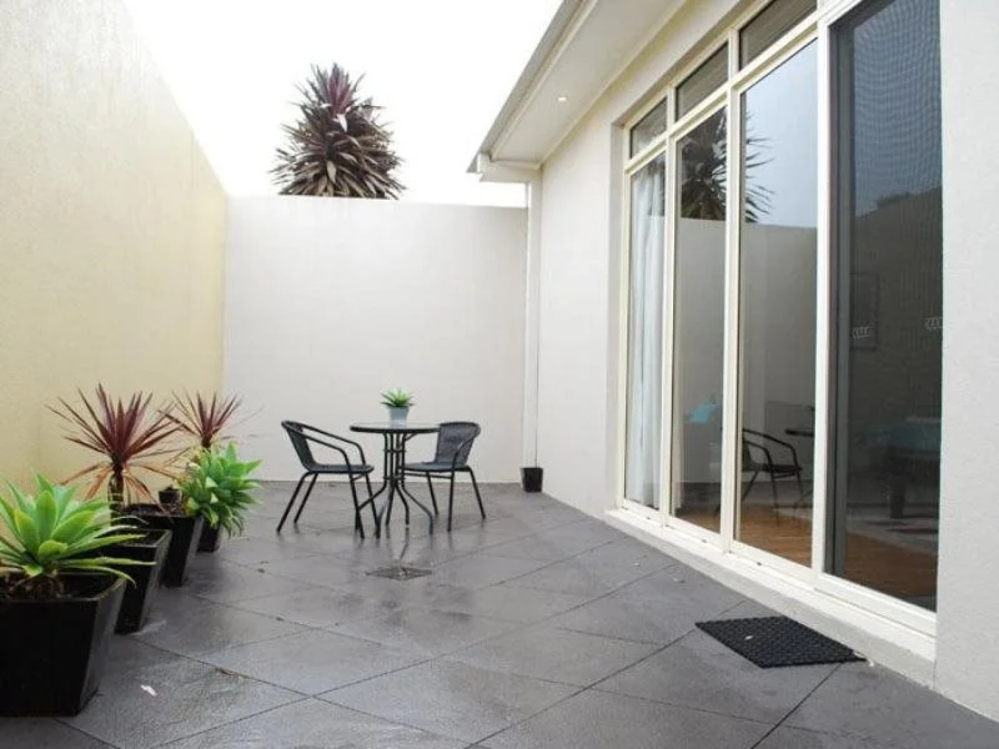 Courtyard Complex Serviced Apartments