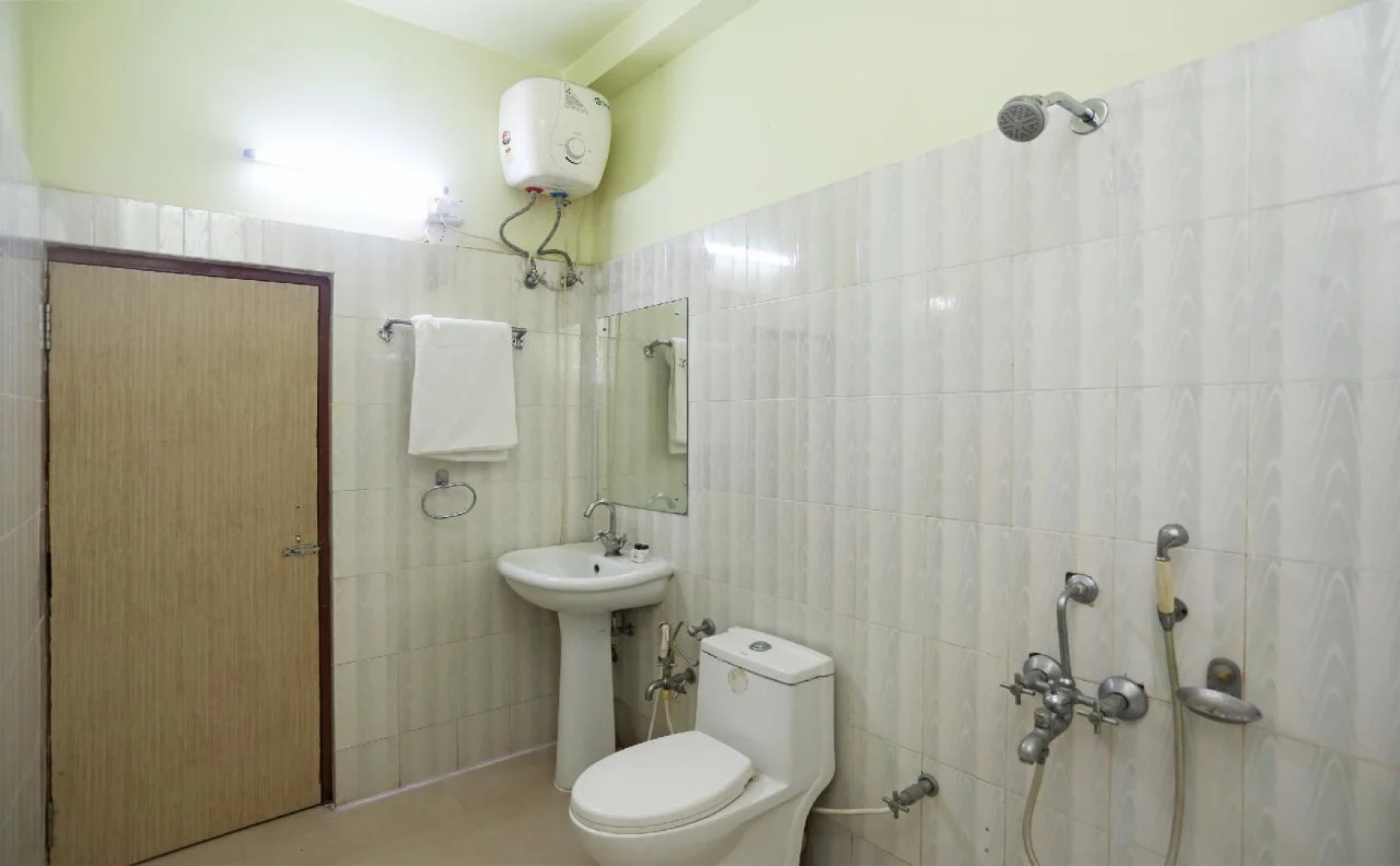 Golden Sea Queen Beach Resort By OYO Rooms