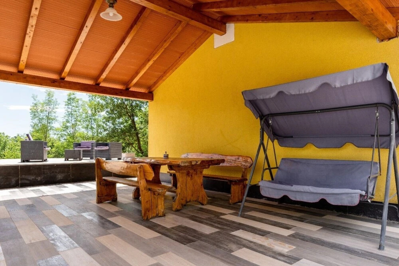 Vladimirg - Surrounded by Nature - H