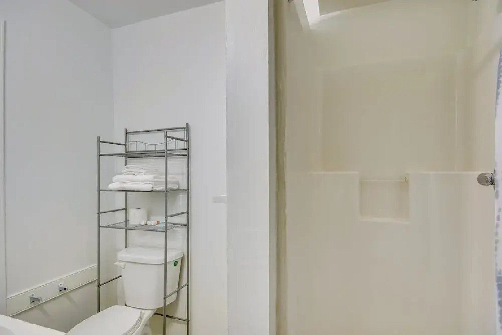 Quaint Orangeburg Townhome Near Hospitals & Campus