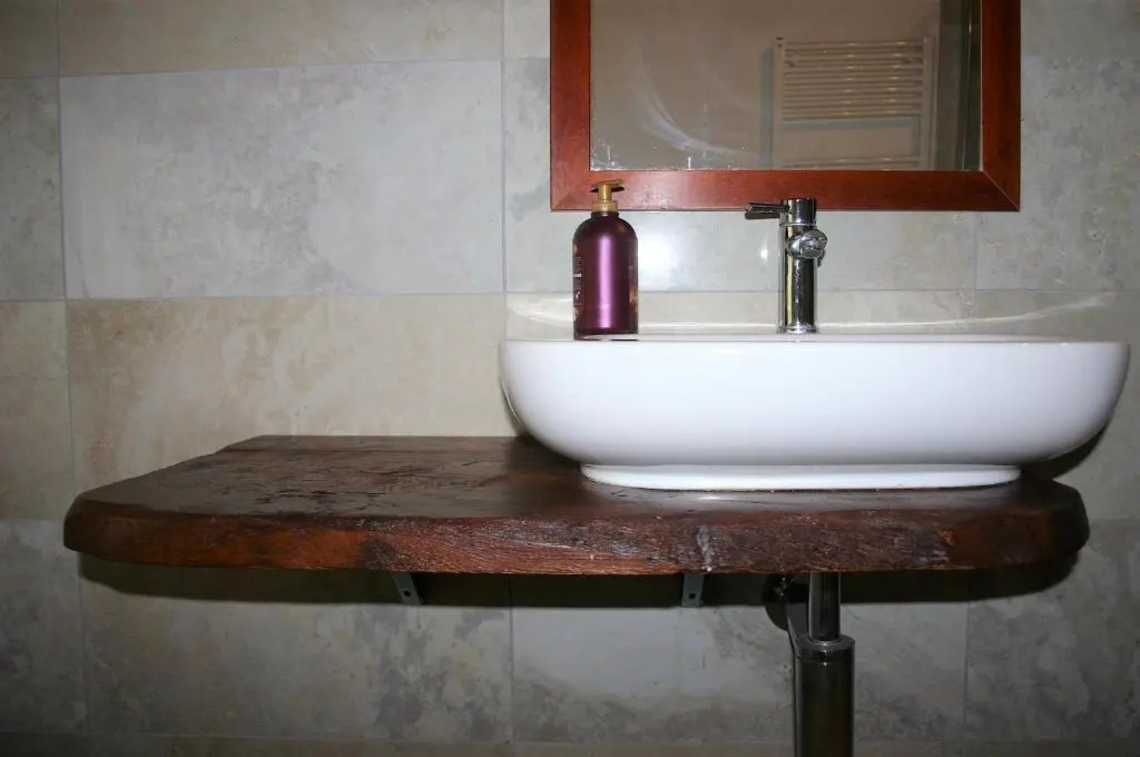 Vite diPinte 1 bilocale in langa