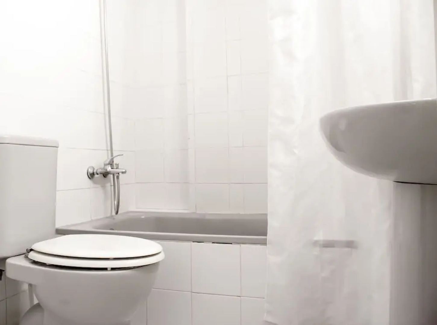 Alameda's Pearl with parking