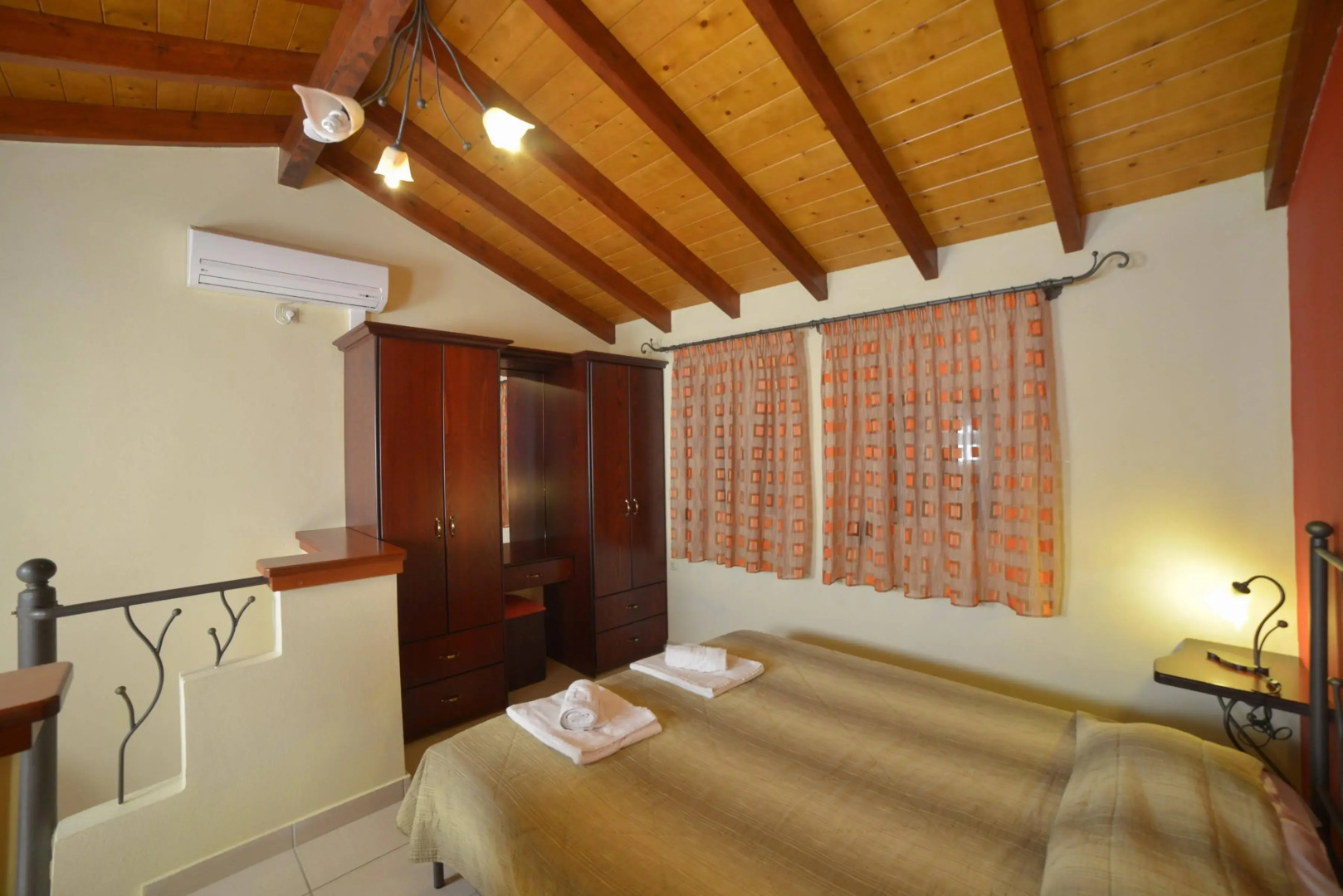 Megali Luxuries Apartments