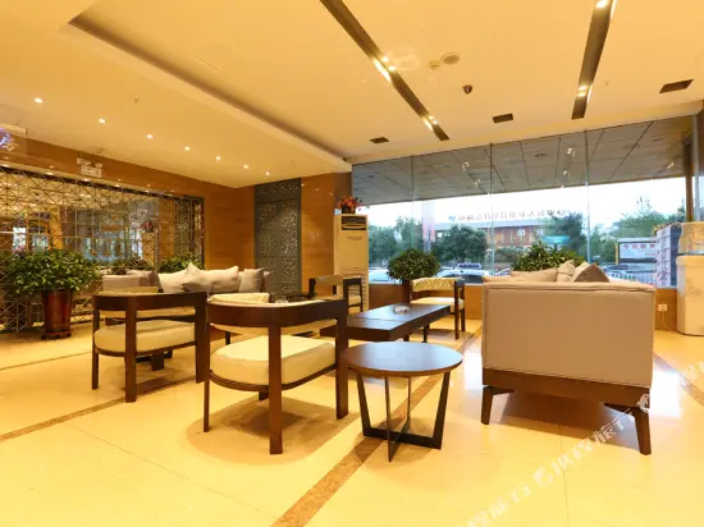 Jinyi Chain Hotel Hohhot Zhandong Road Moore City