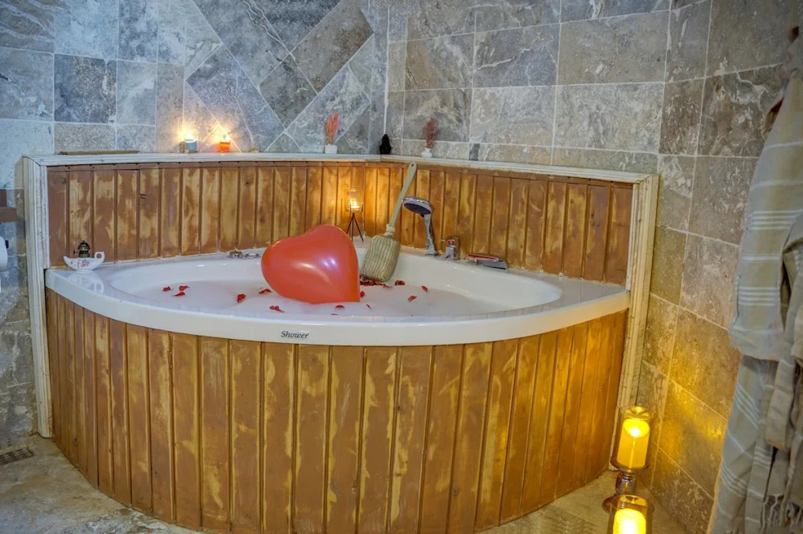 Nar-I Ask Cave Hotel