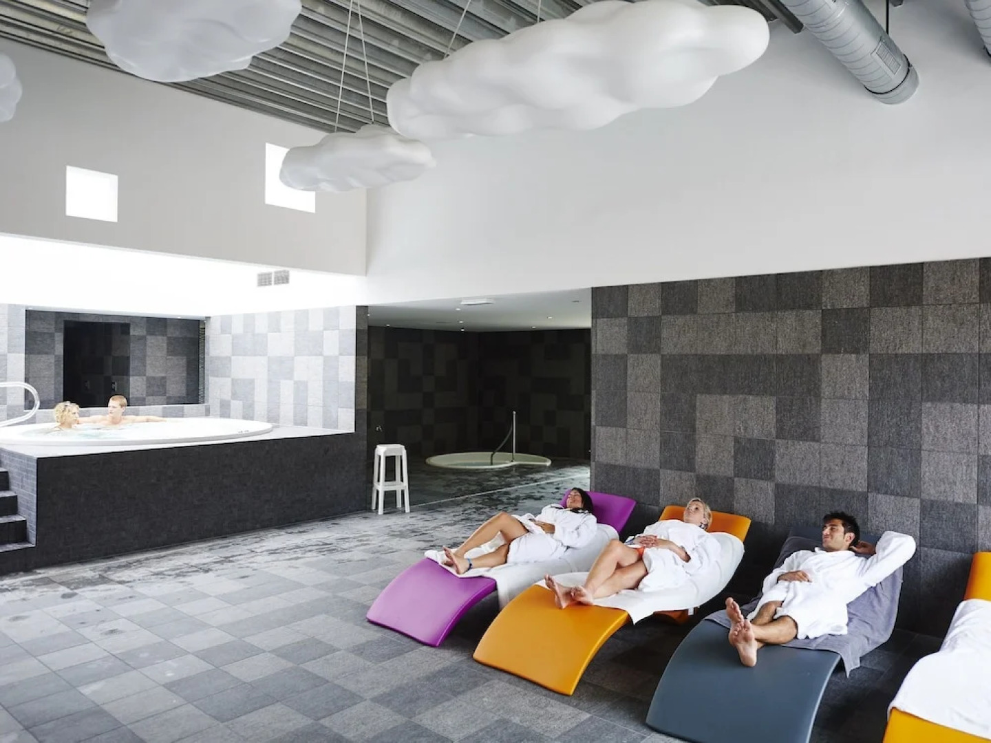 Best Western Plus Golden Lakes Hotel