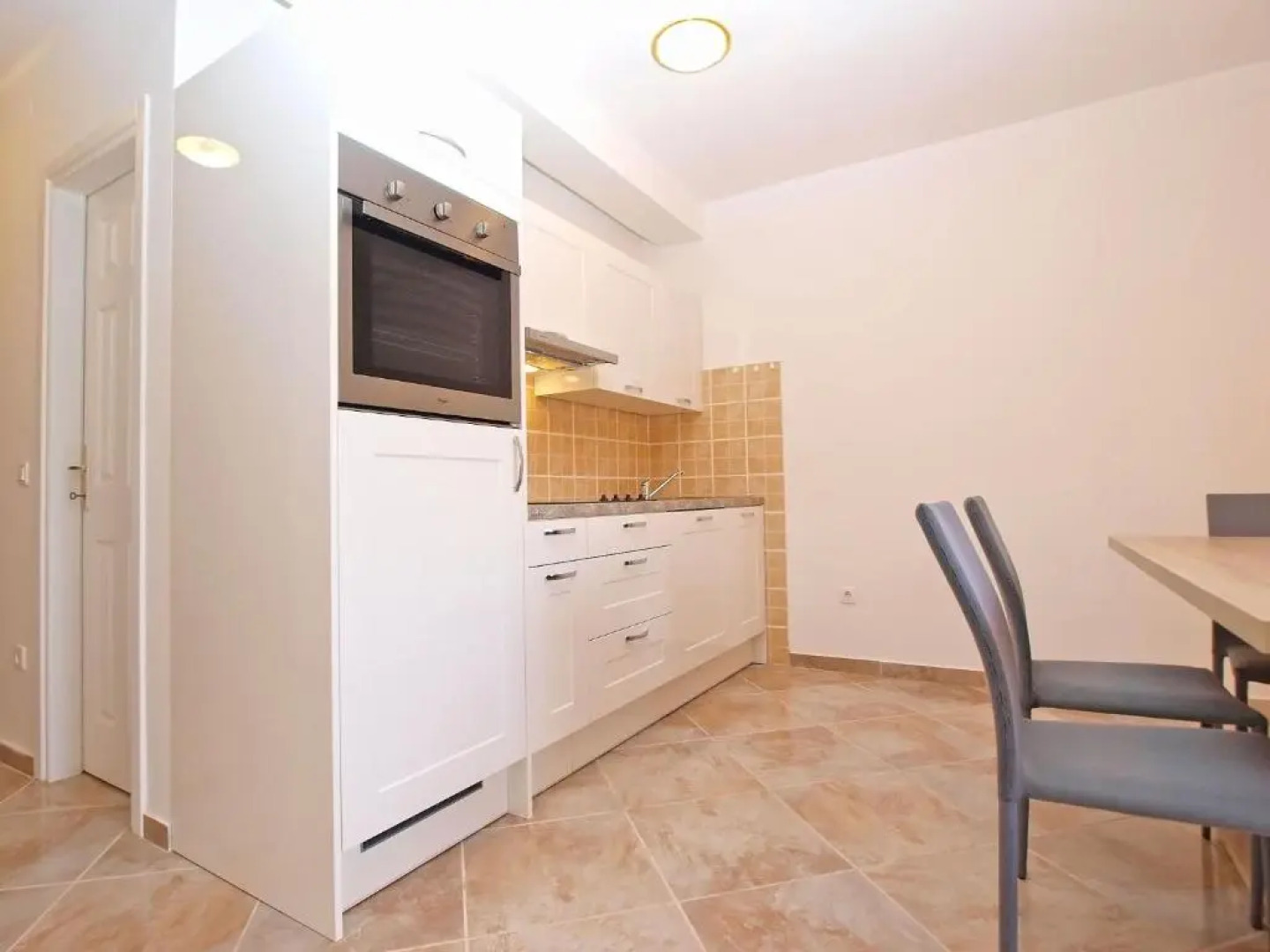 Apartments Antun 1237
