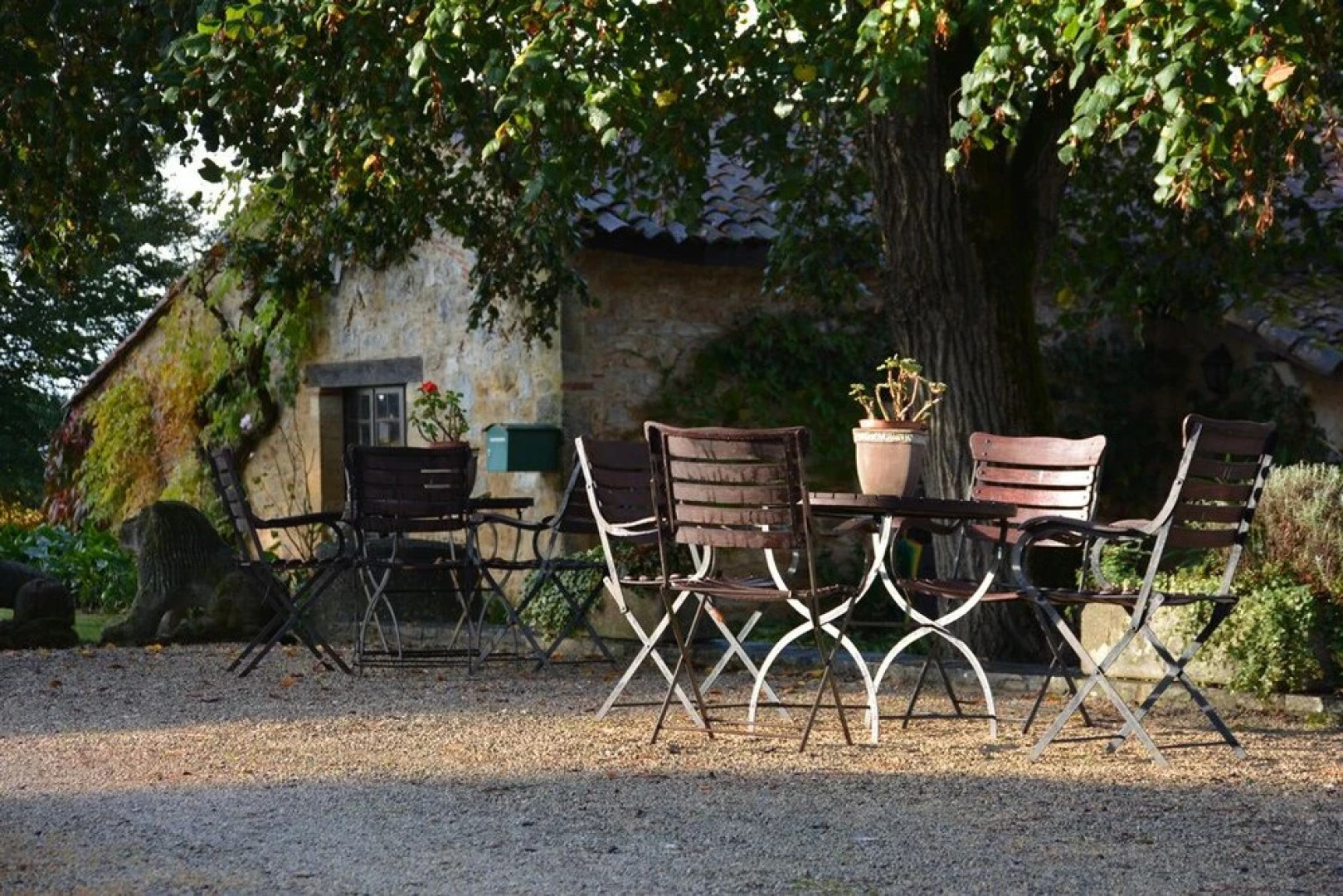 Wonderful location for weddings and parties by French château