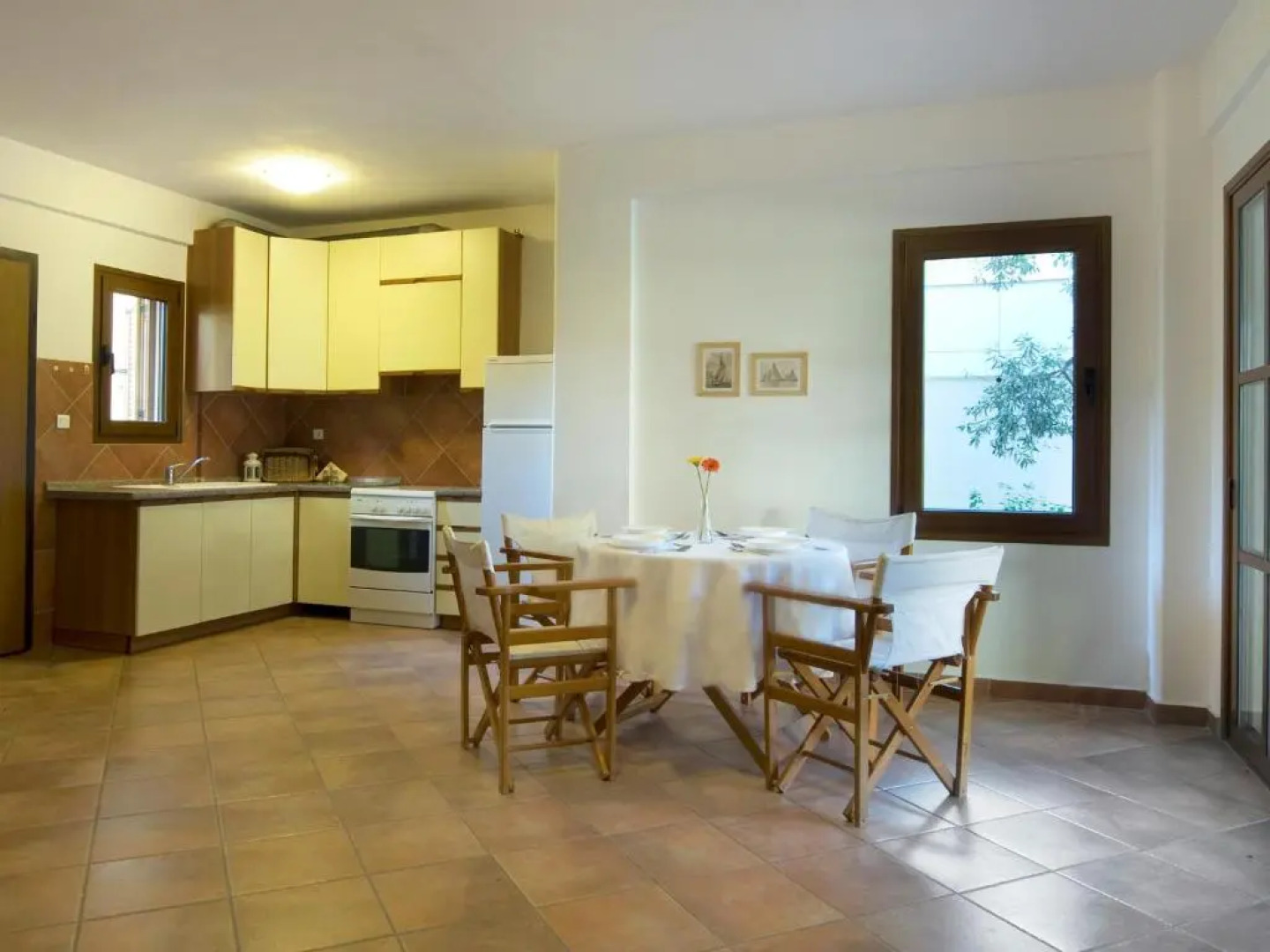 Amaryllis Summer Maisonettes