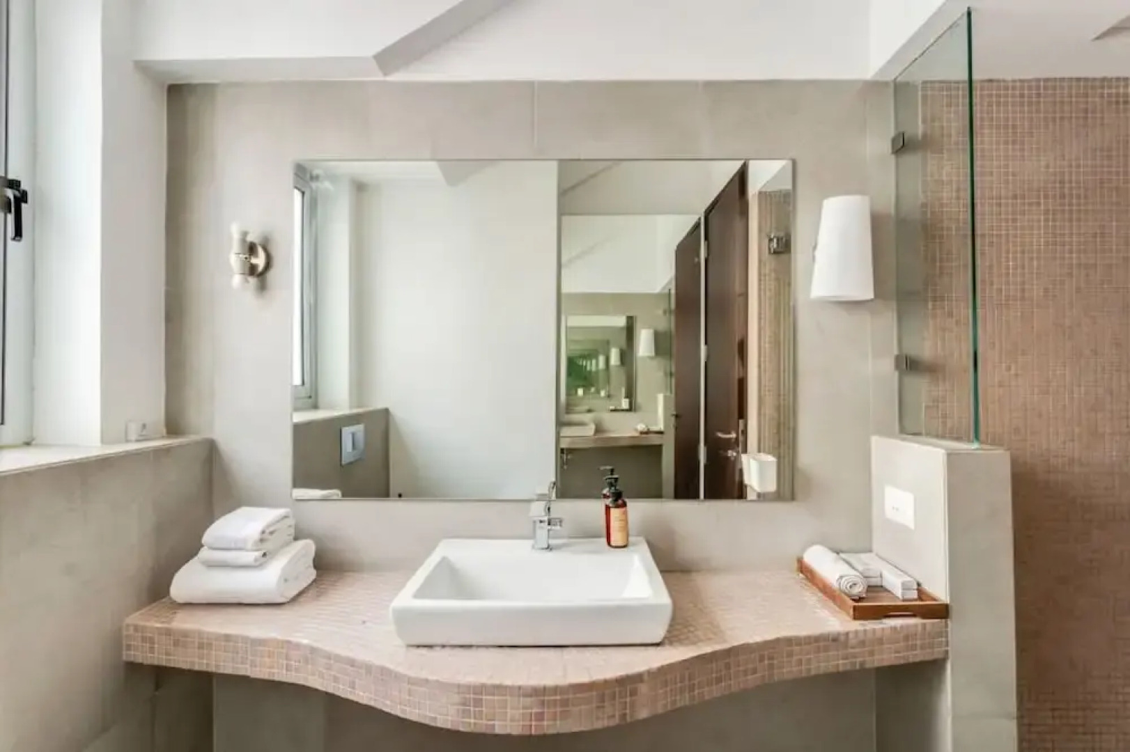 Elegant 2BR Apartment Near Candolim Coco Beach