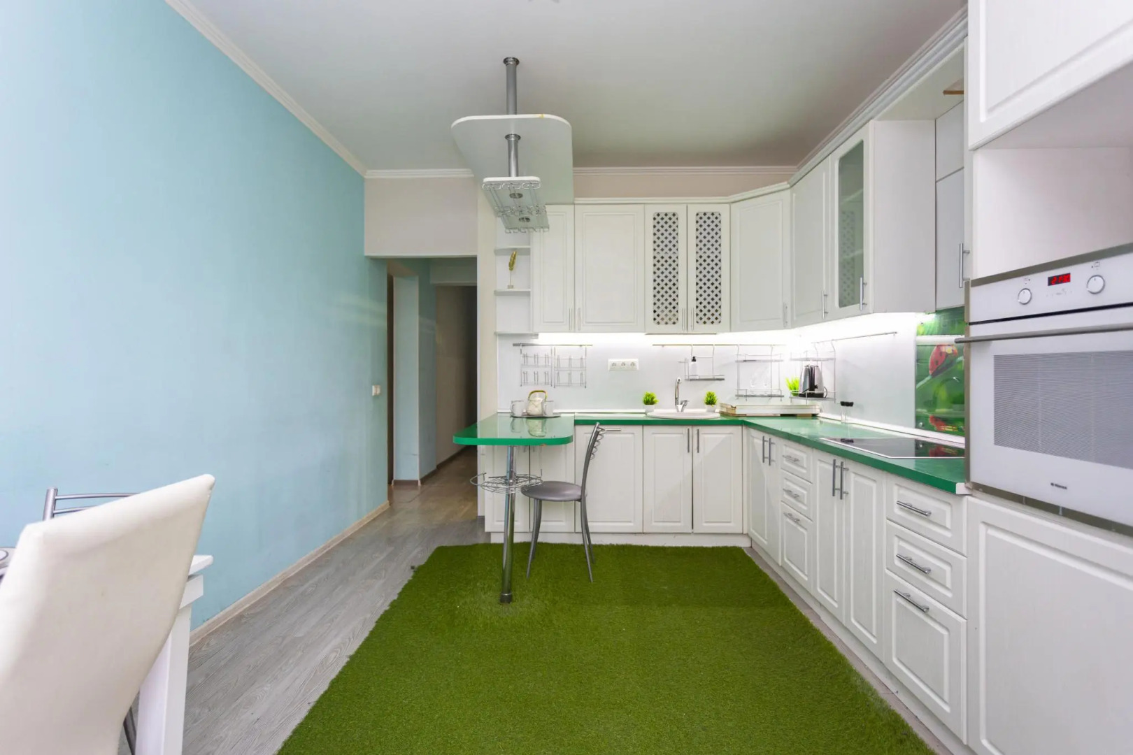 Moment House (Момент Хаус) на бульваре Ильинский 7