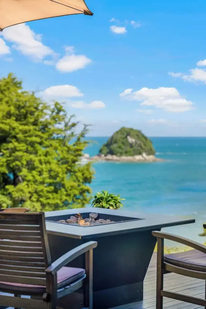 Jacuzzi Suite - Ocean Views & Beach