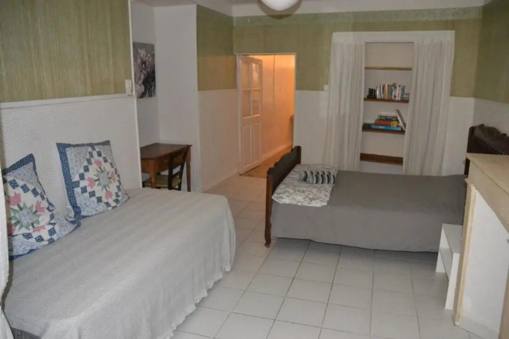 St Jean du Gard : Spacious Apartment with Use of Pool