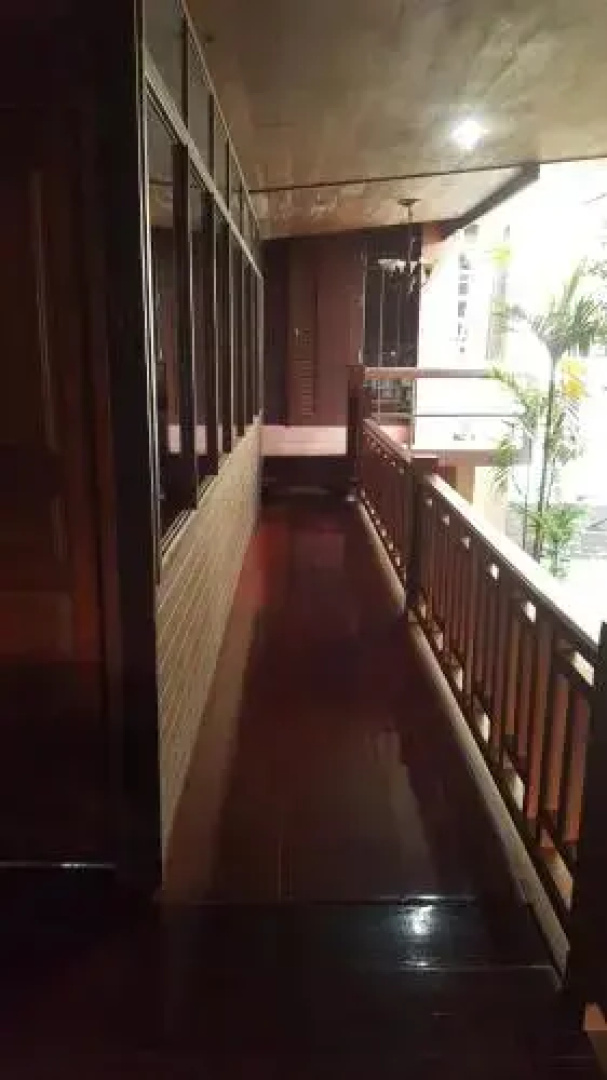 Ruean Mai Chai Khlong