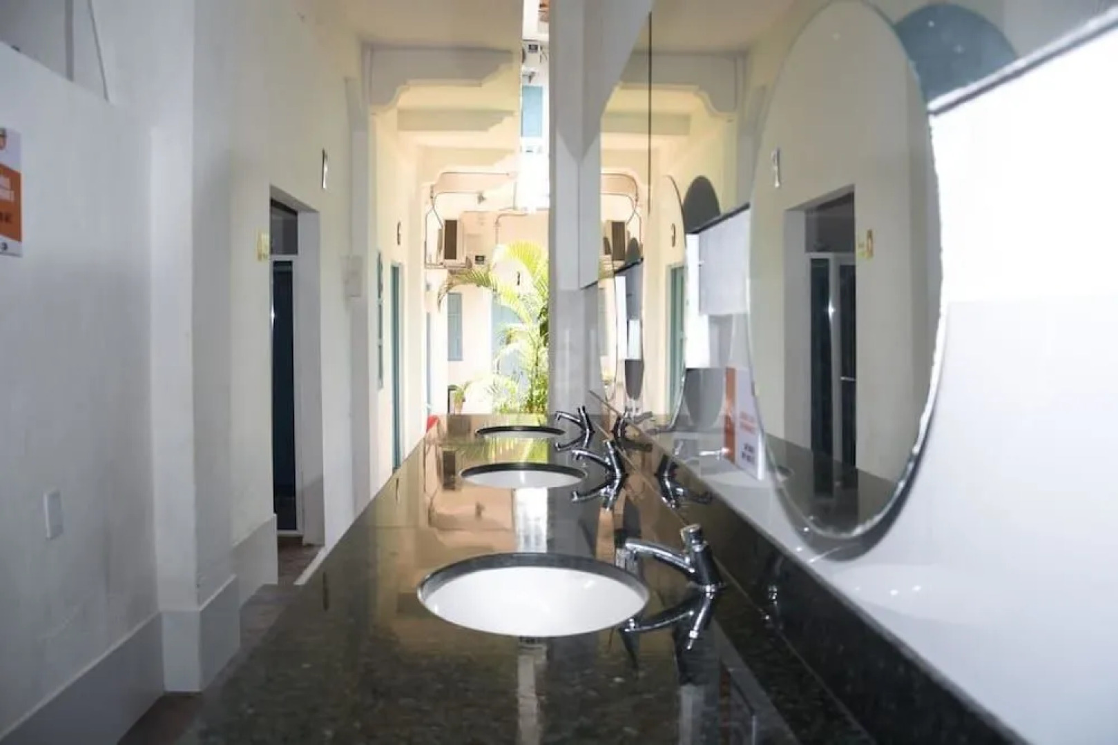 Media Luna Hostel Cartagena