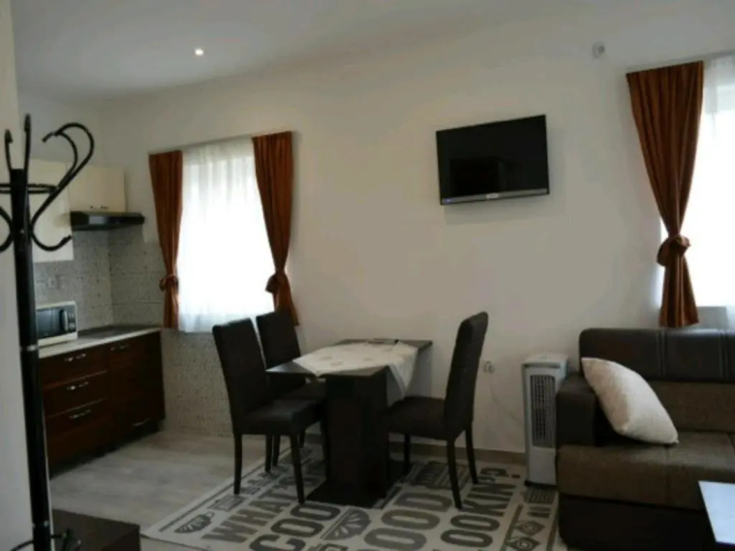 Guest House First Stop