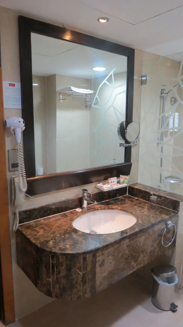 Отель The Park Hotel Formerly Al Jawhara Gardens