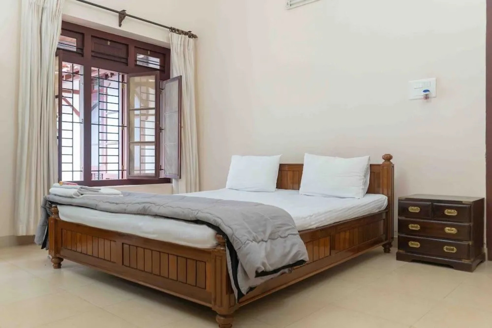 Crystal Homestay by Vista Rooms