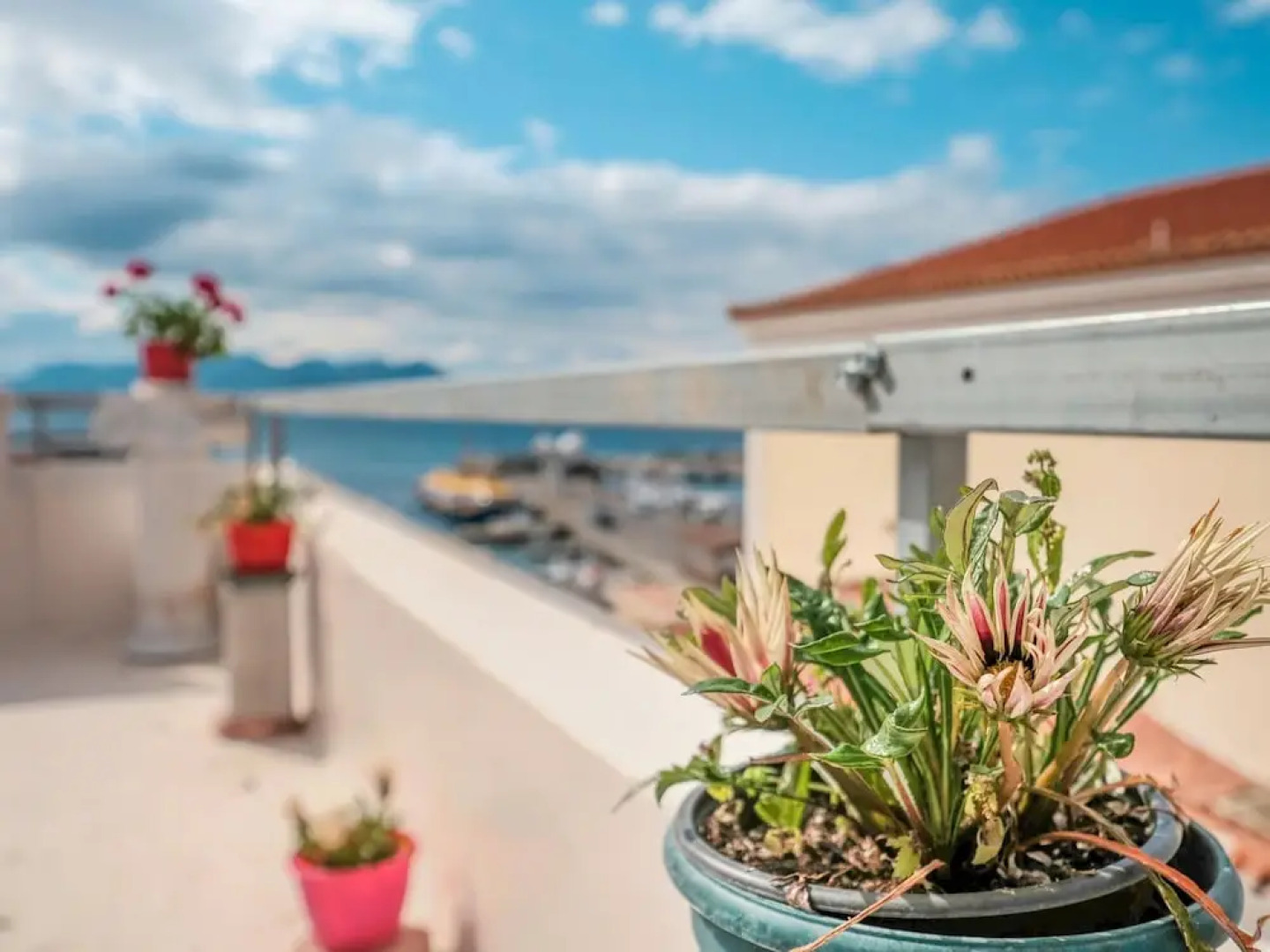 Astra Holiday Home in Aegina Island With Gorgeous Sunset Views